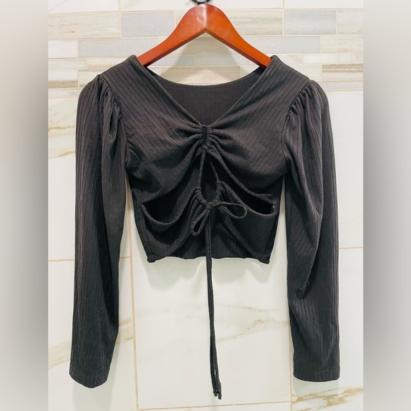 Chic Black Ruched Crop Top - Picture 3 of 8